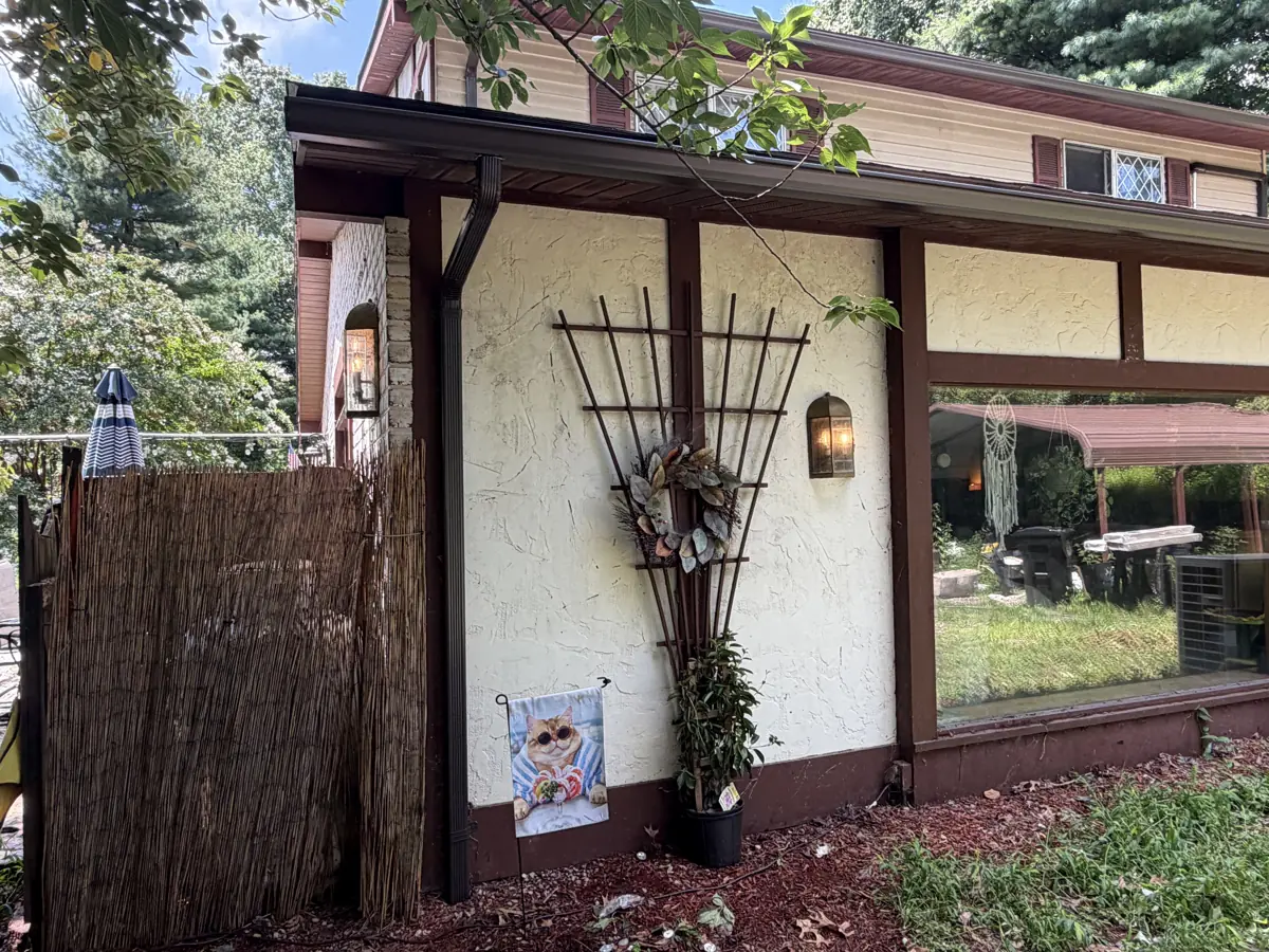 Seamless gutters and downspout installed by LV Roofing & Siding in the Lehigh Valley
